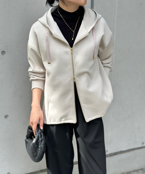 Emma Taylor（エマテイラー）の「ダンボールドロストフレアヘムパーカー（パーカー・レディース・ブラック/ライトベージュ/シルバー系/MD.Gray・FREE）」の3枚目の写真