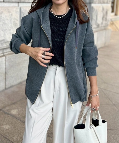 Emma Taylor（エマテイラー）の「ダンボールドロストフレアヘムパーカー（パーカー・レディース・ブラック/ライトベージュ/シルバー系/MD.Gray・FREE）」の5枚目の写真