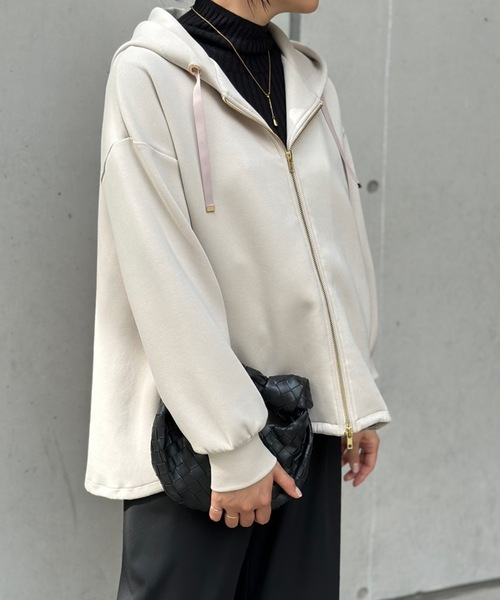 Emma Taylor（エマテイラー）の「ダンボールドロストフレアヘムパーカー（パーカー・レディース・ブラック/ライトベージュ/シルバー系/MD.Gray・FREE）」の18枚目の写真