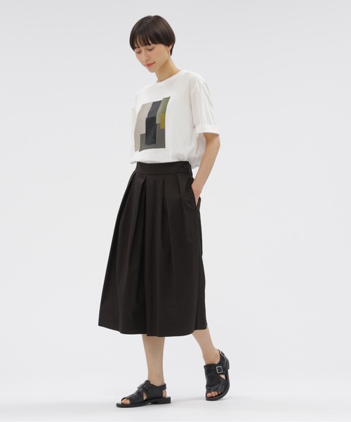 MARGARET HOWELL（マーガレットハウエル）の「SOFT BRUSHED COTTON TWILL（その他パンツ・レディース・ベージュ/オリーブドラブ・1/2/3）」の2枚目の写真