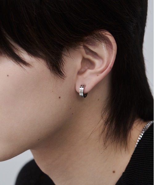 WYZ surgical stainless(ダブリューワイジィーサージカルステンレス)の「【 金属アレルギー対応 】ラインフープイヤリング サージカルステンレス(両耳用)(イヤリング・メンズ・シルバー/ゴールド/ブルー・FREE)」の13枚目の写真