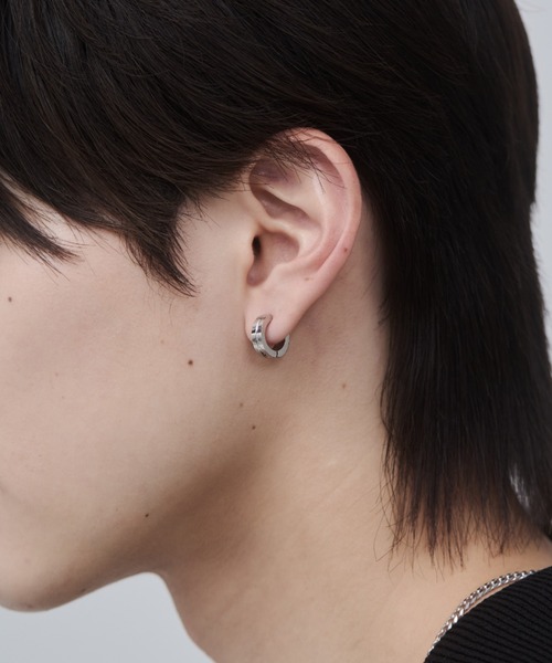 WYZ surgical stainless(ダブリューワイジィーサージカルステンレス)の「【 金属アレルギー対応 】ラインフープイヤリング サージカルステンレス(両耳用)(イヤリング・メンズ・シルバー/ゴールド/ブルー・FREE)」の22枚目の写真