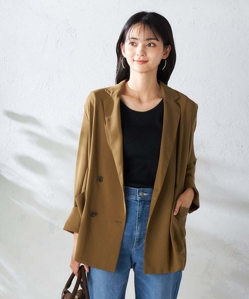 a.v.v（アーヴェヴェ）の「【接触冷感/UVカット/吸水速乾】美ラクるダブルブレストジャケット（その他アウター・レディース・カーキ/サンドベージュ・36/38）」の2枚目の写真