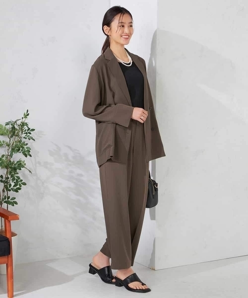 a.v.v（アーヴェヴェ）の「【接触冷感/UVカット/吸水速乾】美ラクるダブルブレストジャケット（その他アウター・レディース・カーキ/サンドベージュ・36/38）」の3枚目の写真