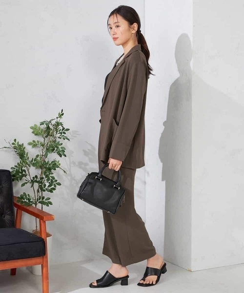 a.v.v（アーヴェヴェ）の「【接触冷感/UVカット/吸水速乾】美ラクるダブルブレストジャケット（その他アウター・レディース・カーキ/サンドベージュ・36/38）」の4枚目の写真