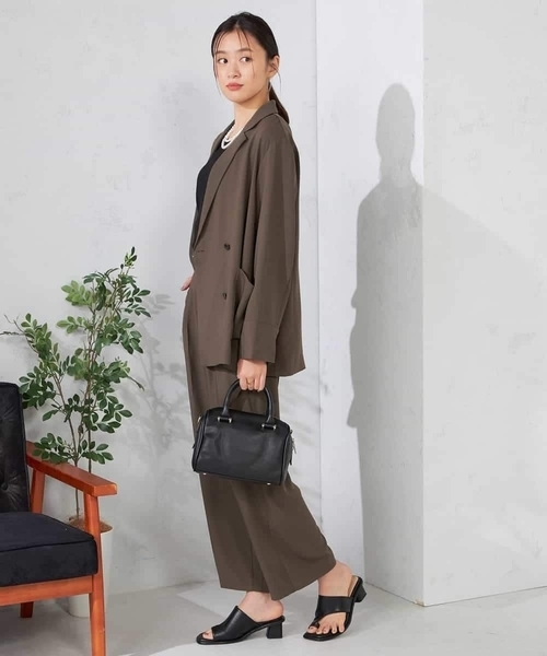 a.v.v（アーヴェヴェ）の「【接触冷感/UVカット/吸水速乾】美ラクるダブルブレストジャケット（その他アウター・レディース・カーキ/サンドベージュ・36/38）」の5枚目の写真