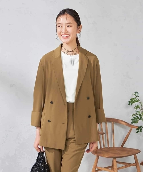 a.v.v（アーヴェヴェ）の「【接触冷感/UVカット/吸水速乾】美ラクるダブルブレストジャケット（その他アウター・レディース・カーキ/サンドベージュ・36/38）」の9枚目の写真