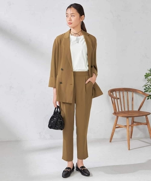 a.v.v（アーヴェヴェ）の「【接触冷感/UVカット/吸水速乾】美ラクるダブルブレストジャケット（その他アウター・レディース・カーキ/サンドベージュ・36/38）」の13枚目の写真