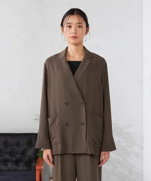 a.v.v（アーヴェヴェ）の「【接触冷感/UVカット/吸水速乾】美ラクるダブルブレストジャケット（その他アウター・レディース・カーキ/サンドベージュ・36/38）」の22枚目の写真