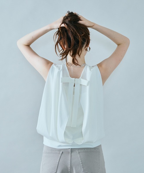 Audie a Muses(オーディアミューズ)の「バックシャンノースリーブカットソー(Tシャツ/カットソー・レディース・オフホワイト/ブラック・38/42)」の7枚目の写真