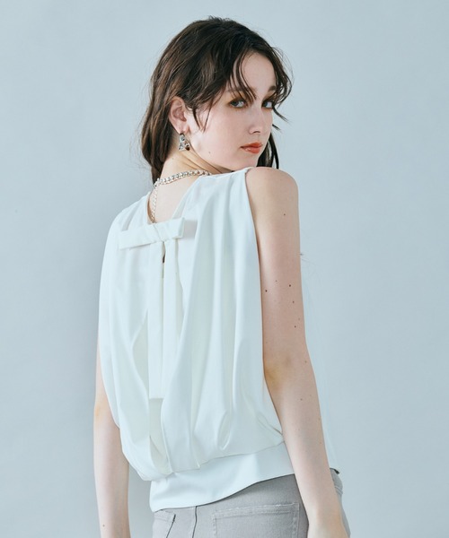 Audie a Muses(オーディアミューズ)の「バックシャンノースリーブカットソー(Tシャツ/カットソー・レディース・オフホワイト/ブラック・38/42)」の5枚目の写真