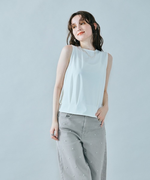 Audie a Muses(オーディアミューズ)の「バックシャンノースリーブカットソー(Tシャツ/カットソー・レディース・オフホワイト/ブラック・38/42)」の3枚目の写真