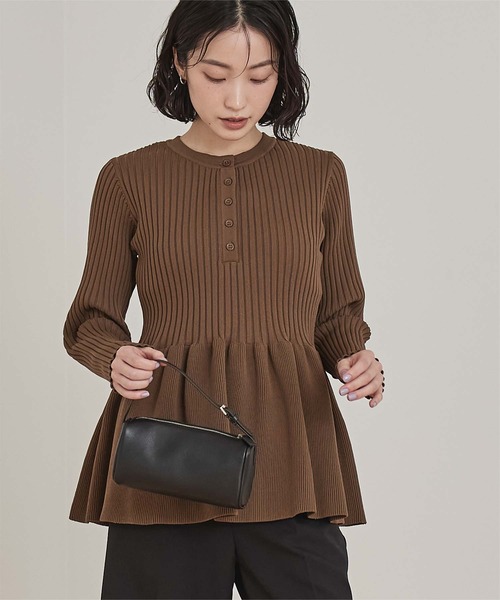 miette（ミエット）の「ヘンリーネックペプラムニット（ニット/セーター・レディース・ブルーグレー/チャコール/ブラウン・M/S）」の3枚目の写真