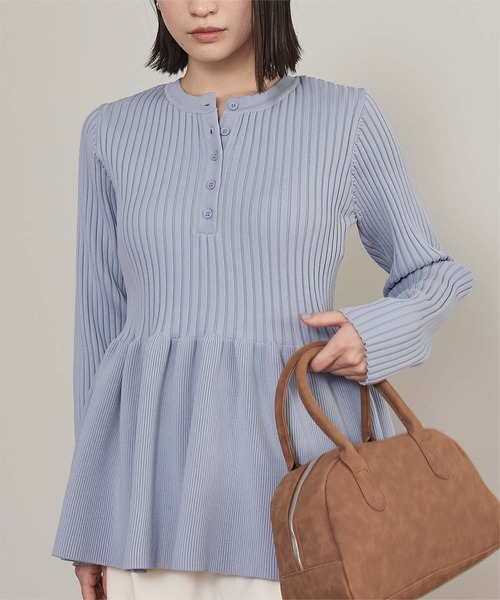 miette（ミエット）の「ヘンリーネックペプラムニット（ニット/セーター・レディース・ブルーグレー/チャコール/ブラウン・M/S）」の2枚目の写真