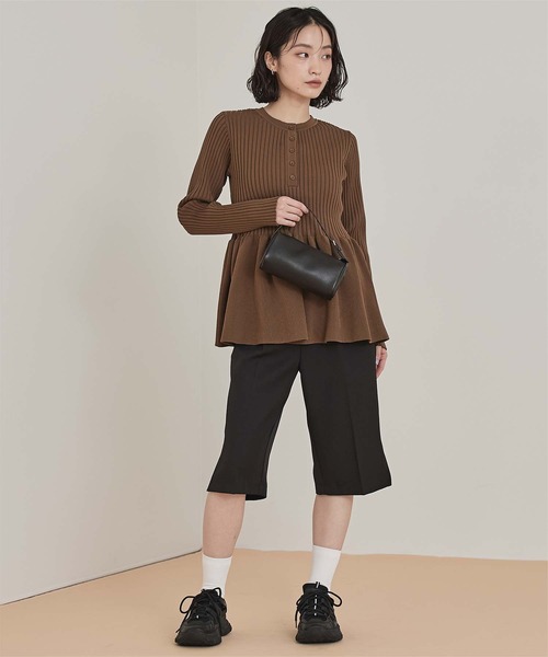 miette（ミエット）の「ヘンリーネックペプラムニット（ニット/セーター・レディース・ブルーグレー/チャコール/ブラウン・M/S）」の20枚目の写真