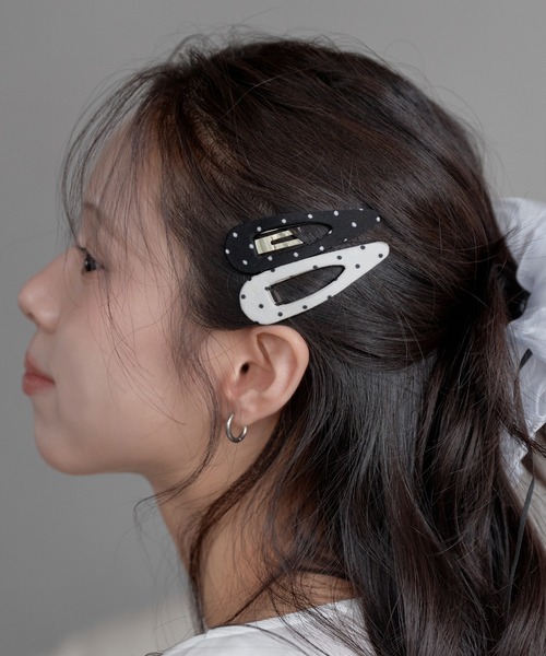 UNE MANSION(ユヌマンション)の「ラブリーレースシースルーシュシュ&ドット2SETピン(シュシュ・レディース・ブラック/ホワイト・ONESIZE)」の8枚目の写真