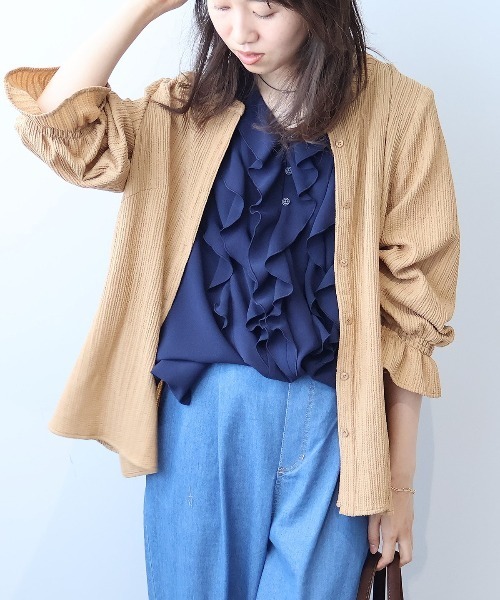 leswel(レスウェル)の「【L~5L 大きいサイズ】楊柳ニットバンドカラーシャツ(シャツ/ブラウス・レディース・ブラック/キャメル・L/LL/3L/4L/5L)」の10枚目の写真