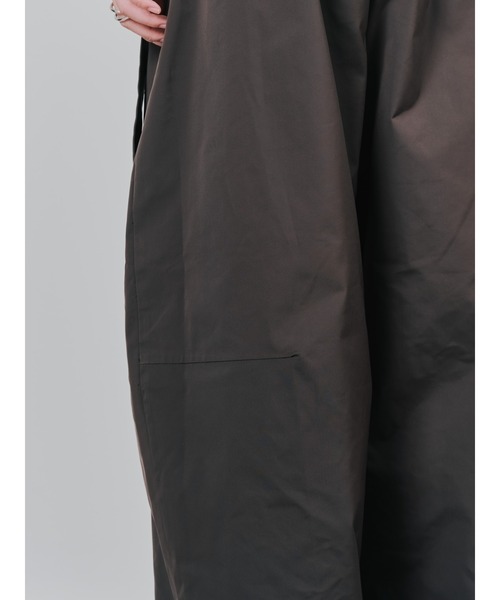 TEVALT(ヴァレット)の「ラップライクサイドカーブパンツ(チノパンツ・レディース・ライトベージュ/ブラック/ブラウン・38)」の17枚目の写真