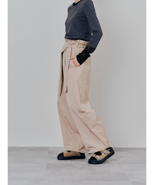 TEVALT(ヴァレット)の「ラップライクサイドカーブパンツ(チノパンツ・レディース・ライトベージュ/ブラック/ブラウン・38)」の10枚目の写真