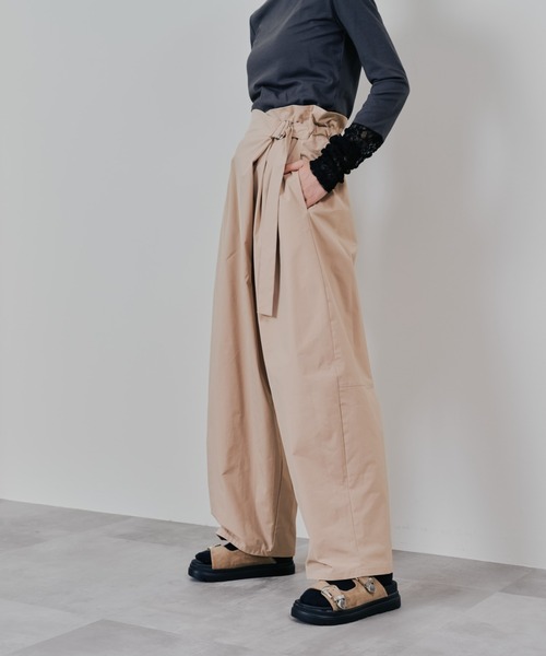 むーー。 新品　ブラック ラップライクサイドカーブパンツ ラップライクサイドカーブパンツ