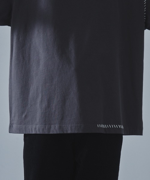 SLICK（スリック）の「【SLICK/スリック】30/2 Compact Yarn Embroidery T-Shirt/コンパクトヤーンエンブロイダリーTシャツ/ハンドステッチ（Tシャツ/カットソー・メンズ・グレイッシュベージュ/ブラック/ブラウン・2/1/3）」の10枚目の写真