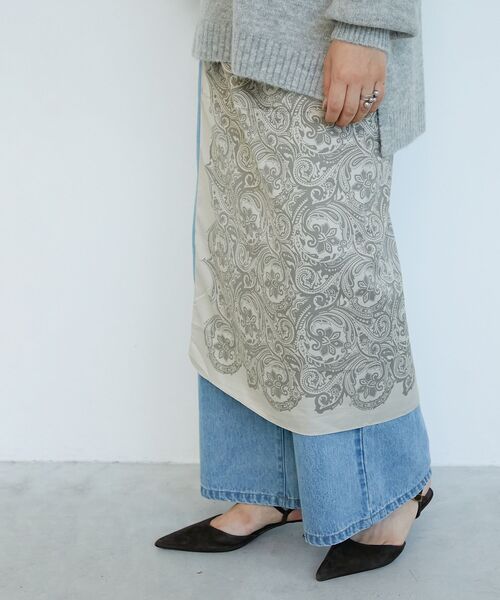 le.coeur blanc（ルクールブラン）の「《WEB限定アイテム》ペイズリープリントビッグスカーフ（バンダナ/スカーフ・レディース・ブラック系その他/ホワイト系その他2/グリーン系その他2・FREE）」の7枚目の写真