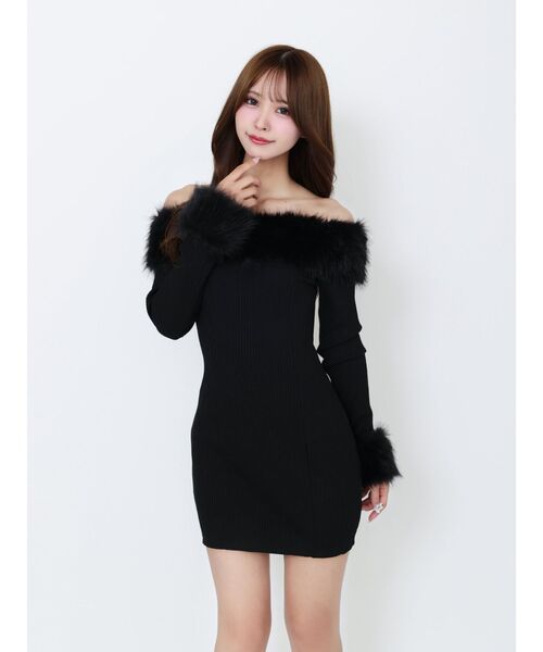 EATME（イートミー）の「フェイクファーオフショルミニワンピース（ワンピース・レディース・ブラウン/グレー/ブラック・FREE）」の5枚目の写真