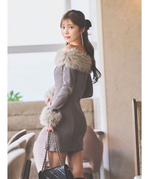 EATME フェイクファーオフショルミニワンピース BLACK フェイクファーオフショルミニワンピース（ワンピース）｜EATME