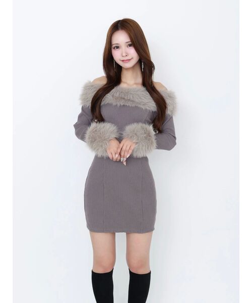 EATME フェイクファーオフショルミニワンピース BLACK セール】フェイクファーオフショルミニワンピース（ワンピース