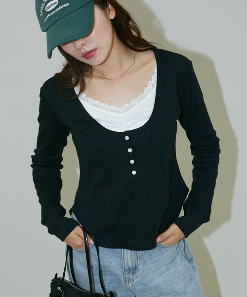 PUBLUX(パブリュクス)の「PUBLUX/パブリュクス レイヤード風 ヘンリーネック トップス 限定展開(Tシャツ/カットソー・レディース・ブラック/グレー/ネイビー・フリ-)」の2枚目の写真