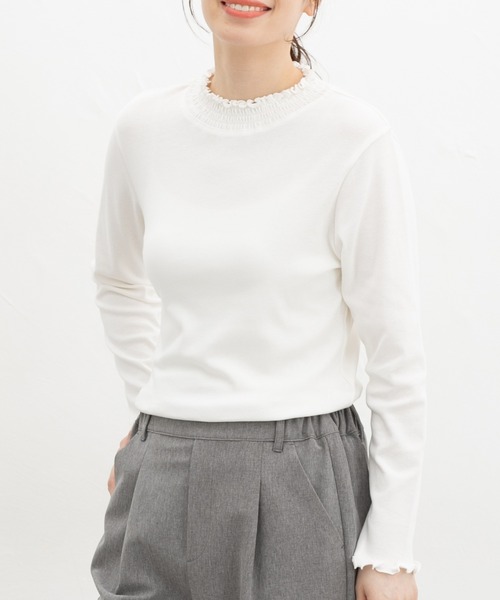 Honeys(ハニーズ)の「シャーリングハイネックT(Tシャツ/カットソー・レディース・ブラック/アイボリー系/アイボリー/ブラウン系その他/グリーン系その他・L/M/S/LL)」の2枚目の写真