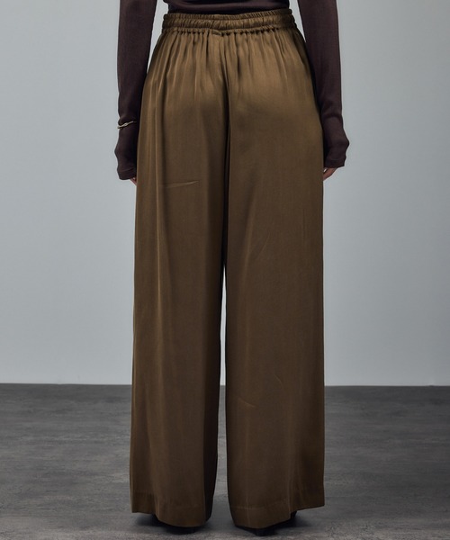 SALON adam et rope'(サロン アダム エ ロペ)の「【WEB限定】フィブリルキュプラリラクシーワイドパンツ(その他パンツ・レディース・チャコールグレー/ブラック/ブラウン・S/M)」の18枚目の写真