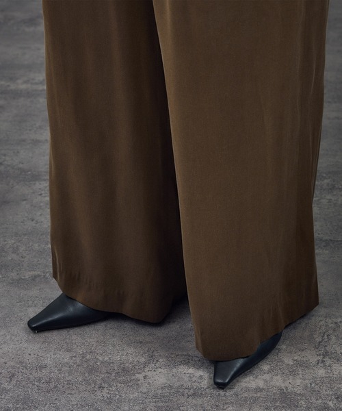 SALON adam et rope'(サロン アダム エ ロペ)の「【WEB限定】フィブリルキュプラリラクシーワイドパンツ(その他パンツ・レディース・チャコールグレー/ブラック/ブラウン・S/M)」の15枚目の写真