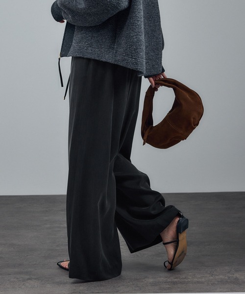 SALON adam et rope'(サロン アダム エ ロペ)の「【WEB限定】フィブリルキュプラリラクシーワイドパンツ(その他パンツ・レディース・チャコールグレー/ブラック/ブラウン・S/M)」の9枚目の写真