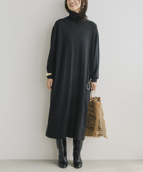 VERMEIL par iena(ヴェルメイユパーイエナ)の「GLOW wool knit ワンピース(ワンピース・レディース・チャコールグレー/グレー・FREE)」の1枚目の写真
