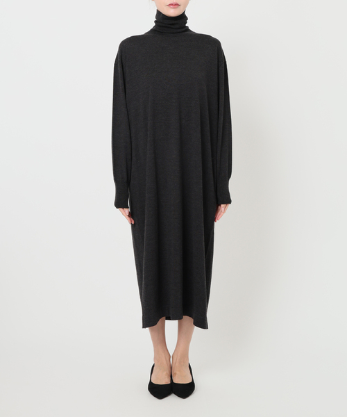 VERMEIL par iena(ヴェルメイユパーイエナ)の「GLOW wool knit ワンピース(ワンピース・レディース・チャコールグレー/グレー・FREE)」の14枚目の写真