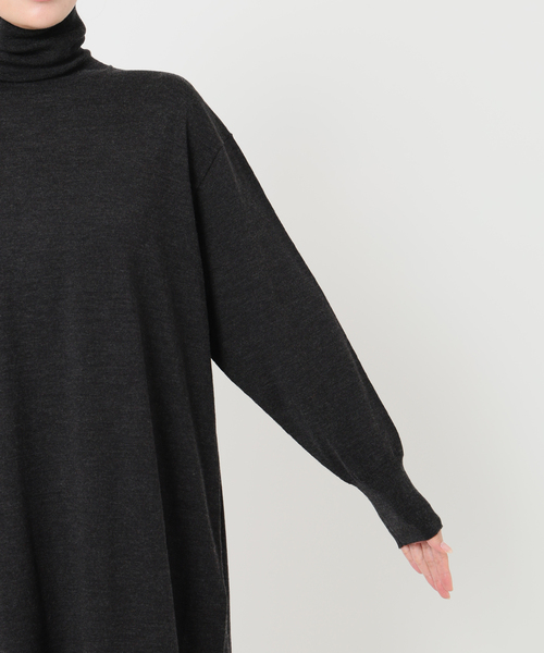 VERMEIL par iena(ヴェルメイユパーイエナ)の「GLOW wool knit ワンピース(ワンピース・レディース・チャコールグレー/グレー・FREE)」の18枚目の写真