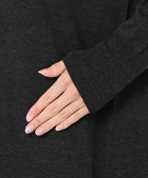 VERMEIL par iena(ヴェルメイユパーイエナ)の「GLOW wool knit ワンピース(ワンピース・レディース・チャコールグレー/グレー・FREE)」の19枚目の写真