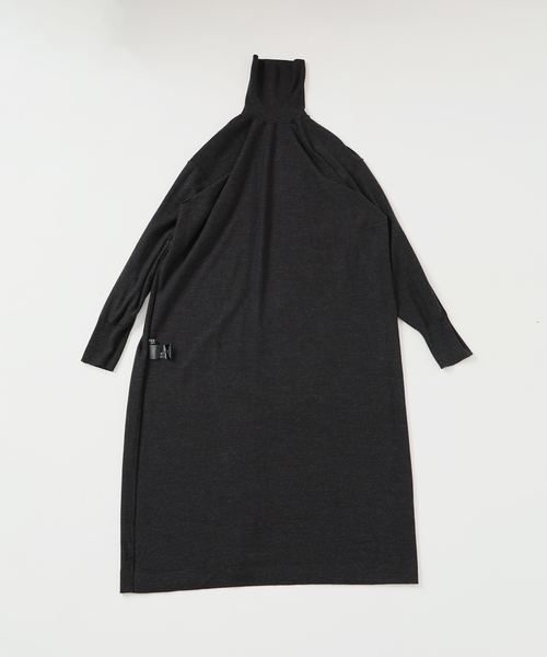 VERMEIL par iena(ヴェルメイユパーイエナ)の「GLOW wool knit ワンピース(ワンピース・レディース・チャコールグレー/グレー・FREE)」の21枚目の写真