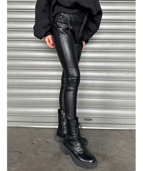 EGOIST（エゴイスト）の「サイドデザイン フェイクレザースキニーパンツ（その他パンツ・レディース・ブラック・SS/S/M）」の4枚目の写真