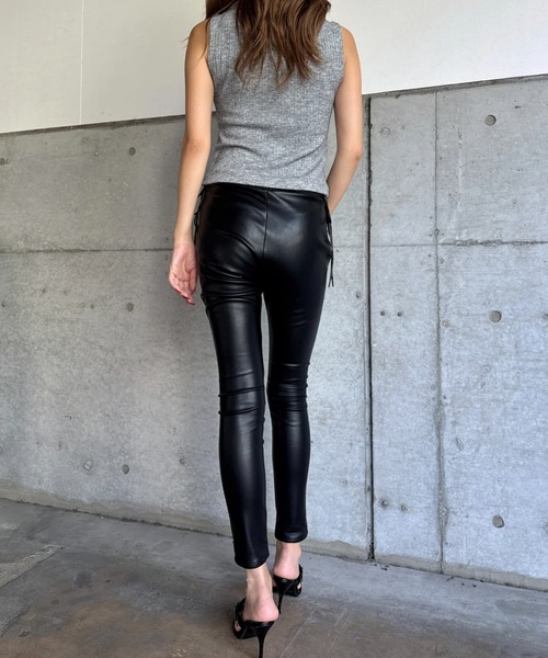 EGOIST（エゴイスト）の「サイドデザイン フェイクレザースキニーパンツ（その他パンツ・レディース・ブラック・SS/S/M）」の9枚目の写真