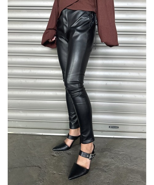EGOIST（エゴイスト）の「サイドデザイン フェイクレザースキニーパンツ（その他パンツ・レディース・ブラック・SS/S/M）」の15枚目の写真