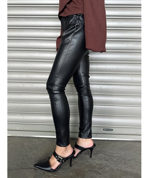 EGOIST（エゴイスト）の「サイドデザイン フェイクレザースキニーパンツ（その他パンツ・レディース・ブラック・SS/S/M）」の16枚目の写真