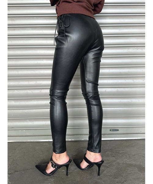 EGOIST（エゴイスト）の「サイドデザイン フェイクレザースキニーパンツ（その他パンツ・レディース・ブラック・SS/S/M）」の18枚目の写真