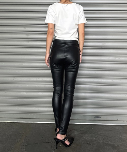 EGOIST（エゴイスト）の「サイドデザイン フェイクレザースキニーパンツ（その他パンツ・レディース・ブラック・SS/S/M）」の22枚目の写真