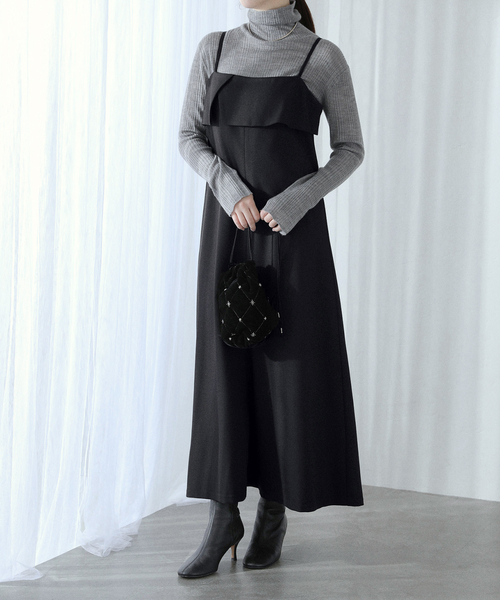 La TOTALITE(ラトータリテ)の「【洗える】ラッフルキャミワンピース(ワンピース・レディース・ブラウン/ブラック・38/36)」の1枚目の写真