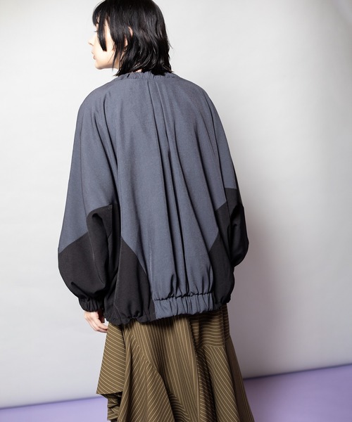 OSMOSIS（オズモーシス）の「ドルマンギャザーブルゾン（ブルゾン・レディース・グレー系その他/ブラック/ベージュ系その他2/ベージュ系その他・ONE SIZE）」の15枚目の写真