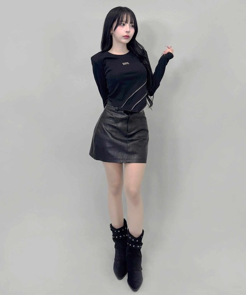 FOLLOWIN(フォロウィン)の「アシメジップデザインY2Kムードロングスリーブトップス(Tシャツ/カットソー・レディース・カーキ/ブラック・FREE)」の16枚目の写真