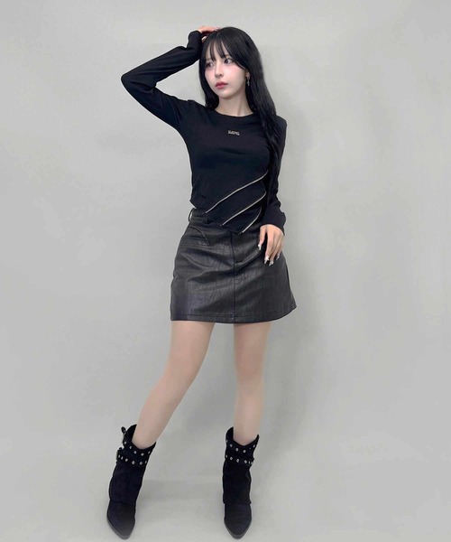 FOLLOWIN(フォロウィン)の「アシメジップデザインY2Kムードロングスリーブトップス(Tシャツ/カットソー・レディース・カーキ/ブラック・FREE)」の22枚目の写真