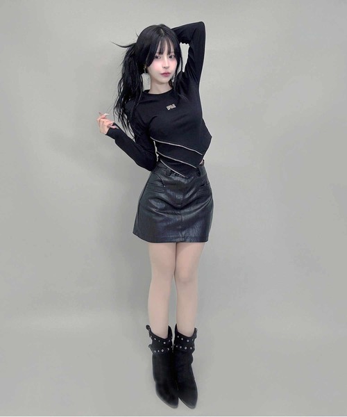 FOLLOWIN(フォロウィン)の「アシメジップデザインY2Kムードロングスリーブトップス(Tシャツ/カットソー・レディース・カーキ/ブラック・FREE)」の14枚目の写真
